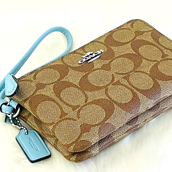 NWT Coach khaki Double Zip Wristlet. - Picture 2 of 10